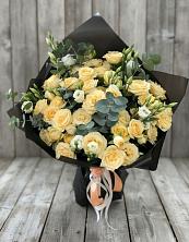 Букет цветов из:  Розы и Лизиантусы в Новой Игирме