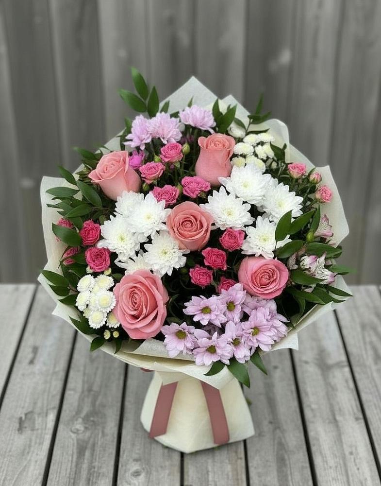 Букет цветов из: Альстромерии, Гвоздики, Розы и Хризантемы в Новой Игирме