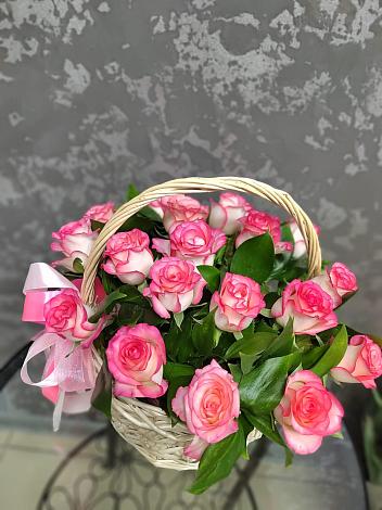 Цветочная композиция из Розы в корзине в Новой Игирме
