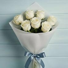 Букет 7 Белых роз Эдлесс Лав в Новой Игирме
