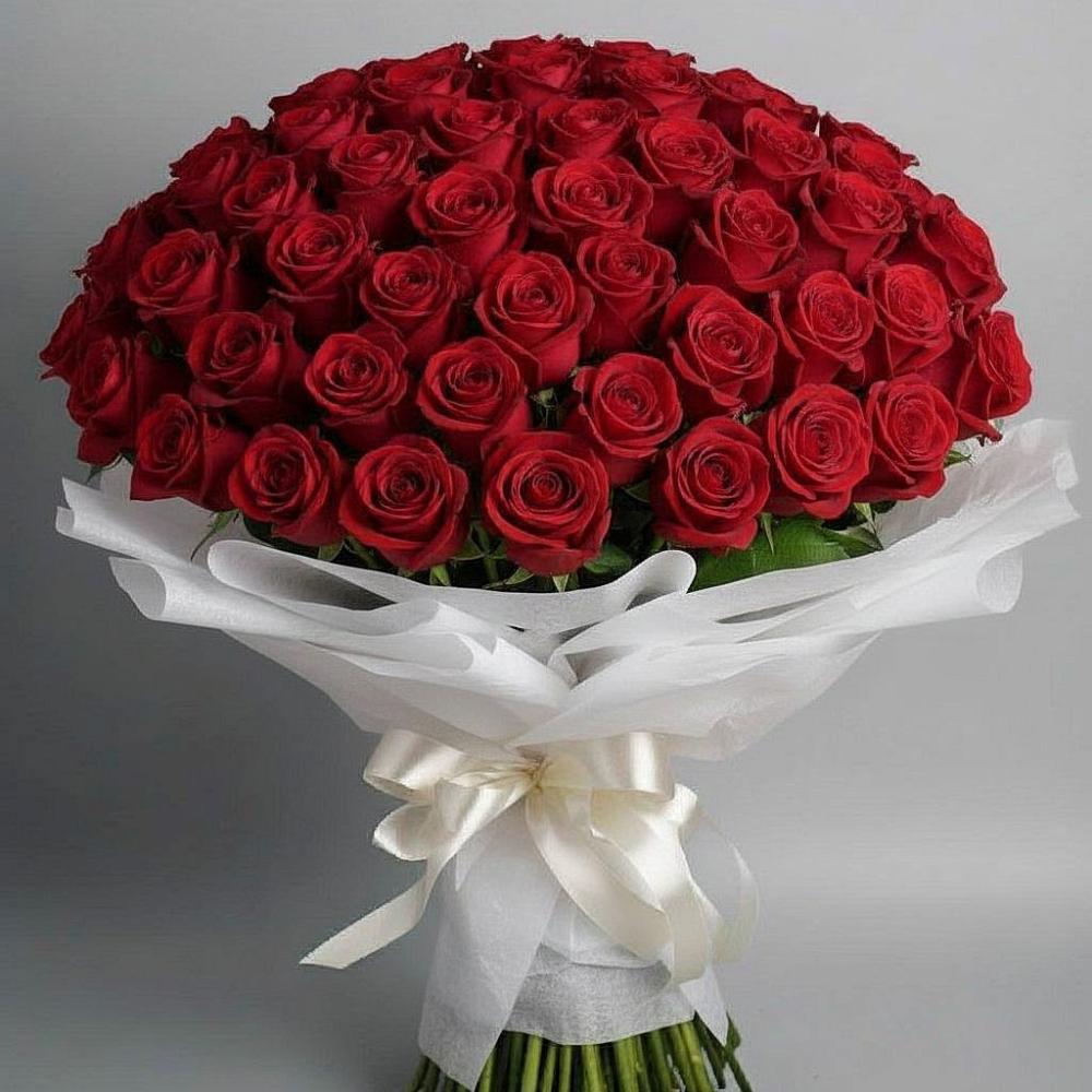 Букет 101 Красная роза Блэк Мэджик в Новой Игирме