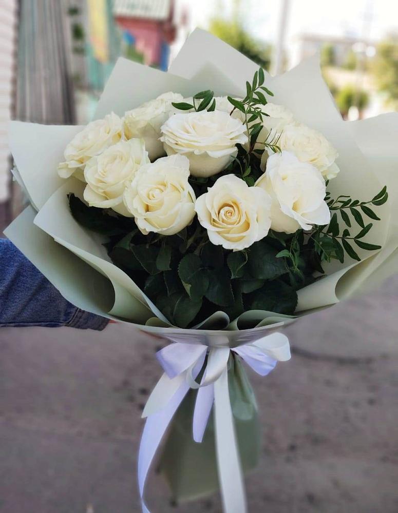 Букет Белые розы Проуд в Новой Игирме
