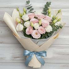 Букет цветов из:  Лизиантусы в Новой Игирме