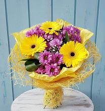 Букет цветов из:  Хризантемы и Герберы в Новой Игирме
