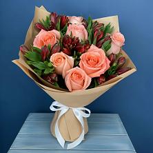 Букет цветов из:  Розы и Альстромерии в Новой Игирме
