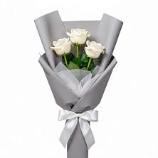 Букет 3 белые розы в Новой Игирме