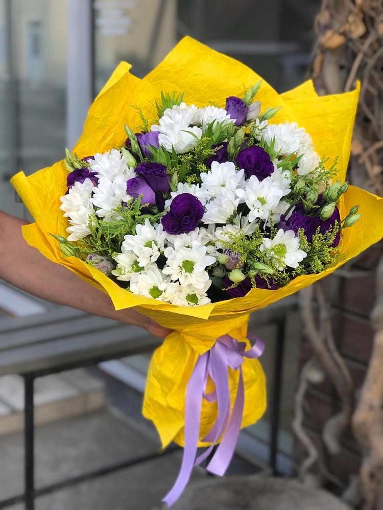Букет цветов из: Ирисы, Хризантемы и Ромашки в Новой Игирме