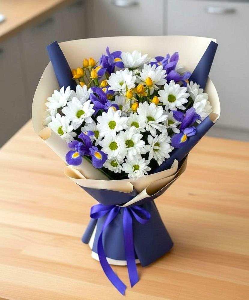 Букет цветов из: Розы, Ирисы и Хризантемы в Новой Игирме