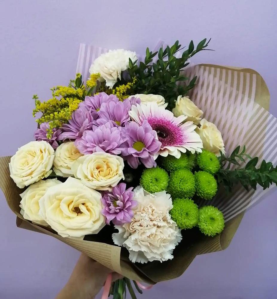 Букет цветов из: Хризантемы, Розы, Гвоздики и Герберы в Новой Игирме