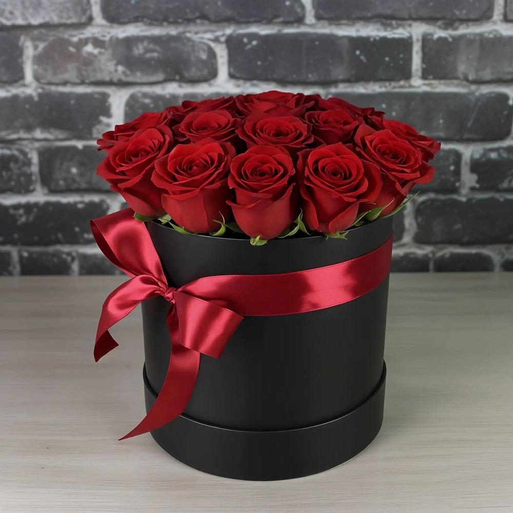 Цветочная композиция из Розы в шляпной коробке в Новой Игирме