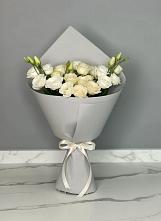 Букет цветов из:  Розы и Лизиантусы в Новой Игирме